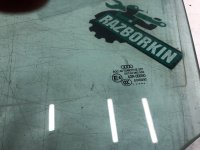 Audi / Q5 / Стекло двери