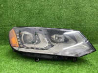 Volkswagen / Touareg / Фара