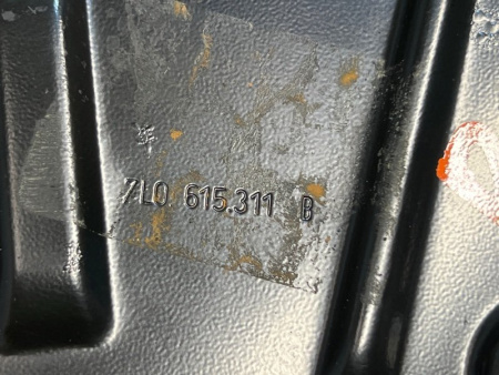 Volkswagen / Touareg / Пыльник тормозного диска