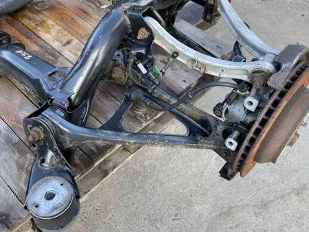 Volkswagen / Touareg / Подрамник