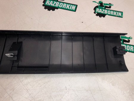 Volkswagen / Touareg / Обшивка двери багажника