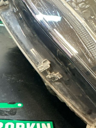 Volkswagen / Golf / Фара