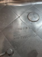 Audi / Q7 / Внутренняя панель двери