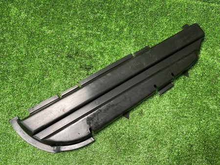 Mercedes-Benz / 300E / Накладка