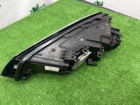 Volkswagen / Touareg / Фара