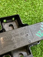 Audi / Q8 / Антенна бесключевого доступа