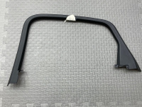 Audi / A6 / Облицовка проема стекла двери