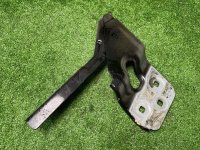 Volkswagen / Touareg / Петля капота