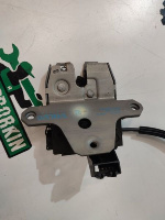 Volvo / S60 / Замок багажника