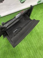 Audi / A4 / Бардачок