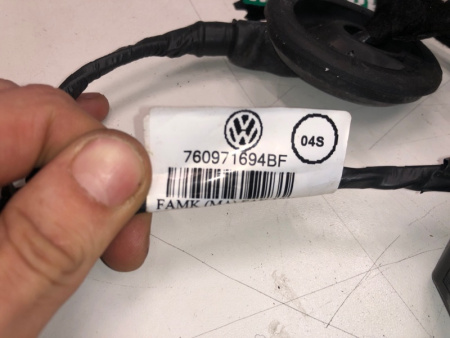 Volkswagen / Touareg / Проводка двери
