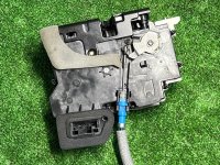 Audi / A6 / Замок двери