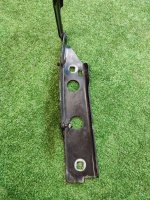 Audi / A6 / Петля капота