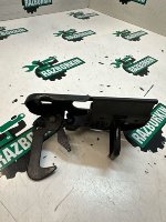 Volkswagen / Touareg / Крюк замка капота