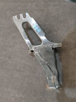 Volvo / XC60 / Кронштейн усилителя бампера