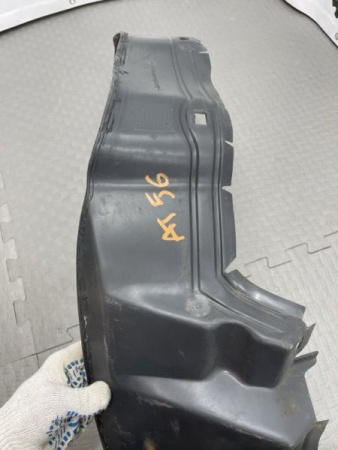 Mercedes-Benz / E-Class / Подкрылок