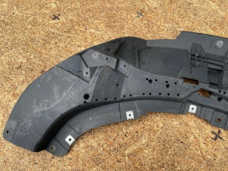 Audi / SQ8 / Пыльник бампера