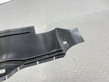 Mercedes-Benz / 190e / Подкрылок