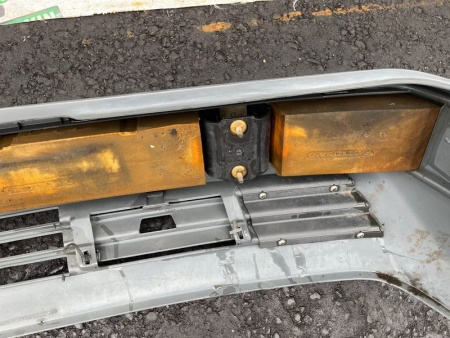 Mercedes-Benz / 260E / Бампер