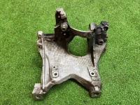 Audi / A5 / Кронштейн двигателя