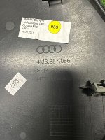 Audi / Q8 / Накладка на торпедо