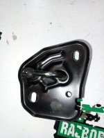 Audi / A6 / Петля замка капота