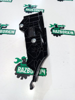 Audi / A5 / Направляющая ремня безоп.