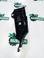 Audi / A5 / Направляющая ремня безоп.