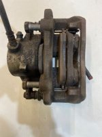 Mercedes-Benz / E-Class / Суппорт тормозной