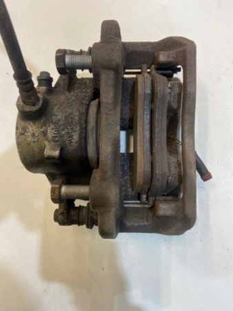 Mercedes-Benz / E-Class / Суппорт тормозной