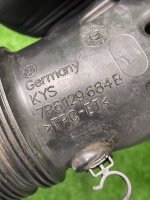 Volkswagen / Touareg / Патрубок воздушного фильтра