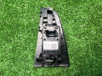 BMW / 1-Series / Кнопка стеклоподъемника