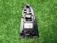 BMW / 1-Series / Кнопка стеклоподъемника