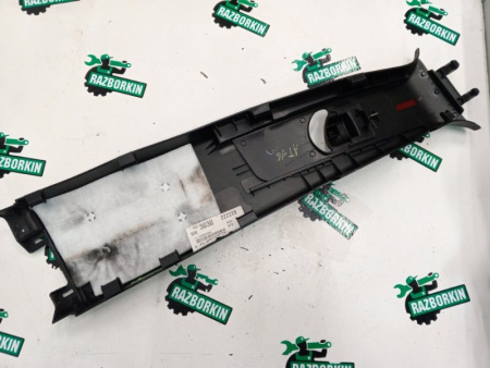 JEEP / Grand Cherokee SRT-8 / Накладка стойки