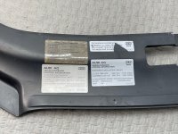 Audi / Q7 / Накладка замка капота