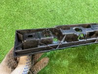 BMW / 7-Series / Крепление порога