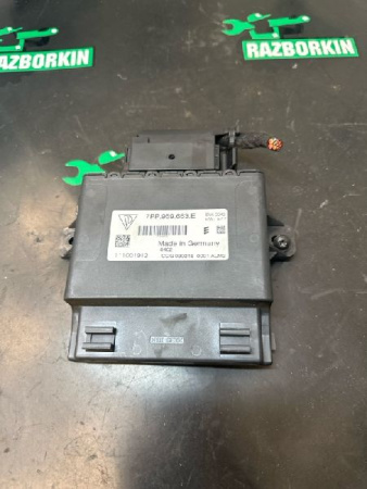 Volkswagen / Touareg / Стабилизатор напряжения