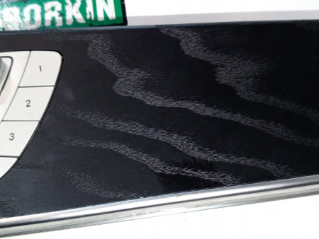 Mercedes-Benz / GLC 250d 4-matic / Декоративная вставка