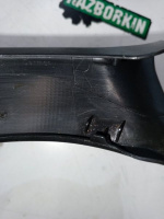 Audi / A6 / Накладка петли багажника