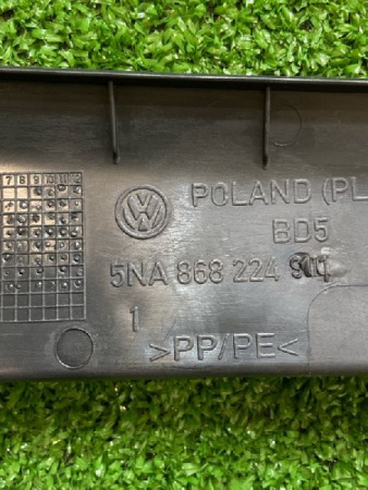 Volkswagen / Tiguan / накладка торпедо