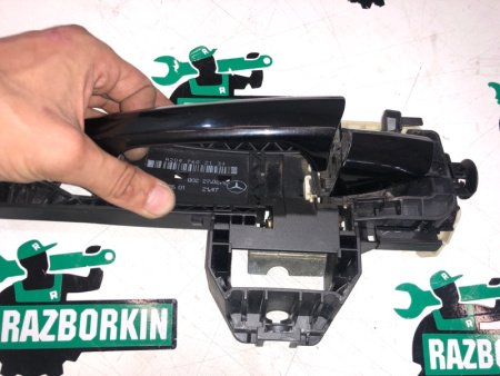 Mercedes-Benz / E-Class / Ручка двери внешняя