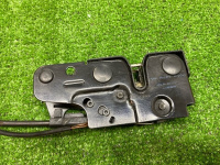 Audi / Q7 / Замок капота