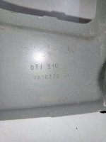 BMW / X5 / Кронштейн крыла