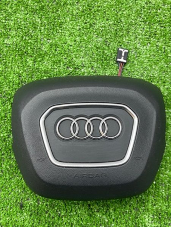 Audi / Q8 / Подушка безопасности в руль
