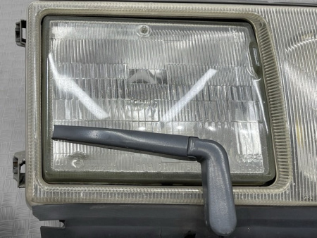 Mercedes-Benz / E-Class / Фара