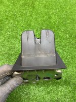 Audi / Q7 / Замок багажника