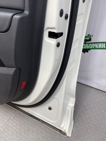 Audi / Q7 / Дверь боковая