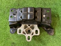 Volkswagen / Golf / Опора кпп