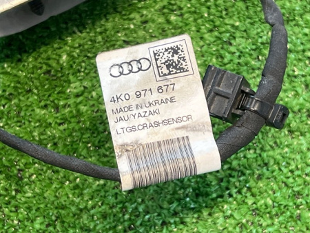 Audi / A6 / Кронштейн крепления крыла