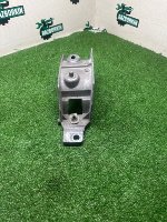 Land Rover / Range Rover / Кронштейн карданного вала